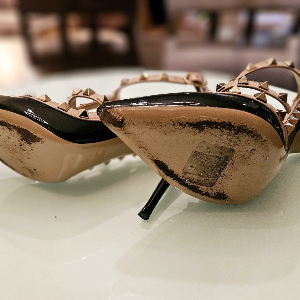 Valentino Rock Studded Pump - Picture 7 of 9